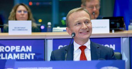 Ochrona granic UE, łączenie reform z inwestycjami. Polski kandydat na komisarza zapowiada