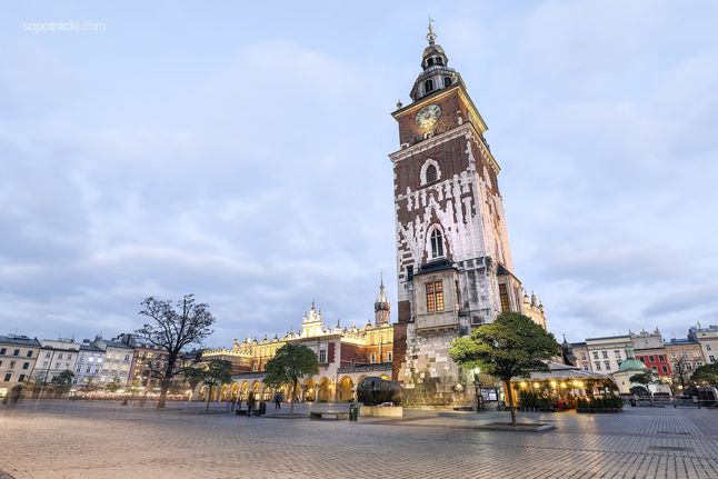 Kraków, Rynek Główny. Canon EOS 5D Mark IV + Tokina AT-X PRO FX SD 24-70 mm f/2.8 (IF)