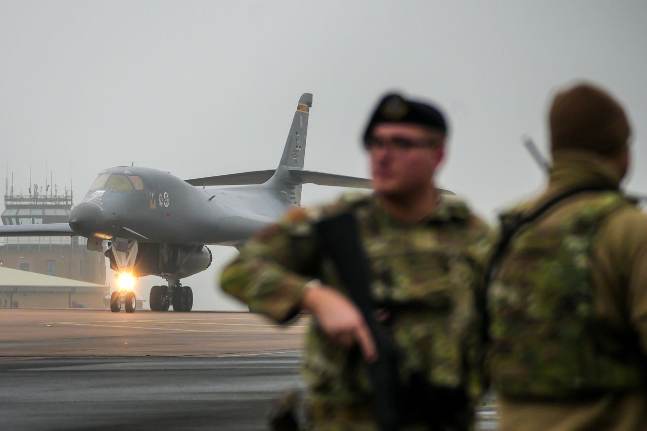 Przełom ws. cieśniny Ormuz? Dwutonowe bomby spadły na skład rakiet