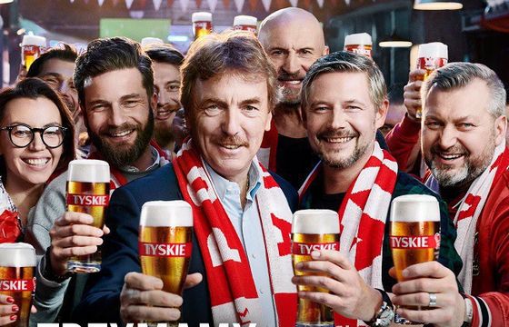 Zbigniew Boniek w reklamach trzyma piwo Tyskie za zwycięstwo (wideo)