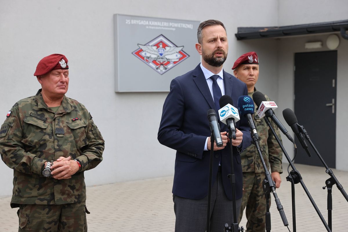 władysław kosiniak-kamysz, mon, żołnierze Nagle zwrócił się do żołnierzy. Poprosił, by opuścili konferencję