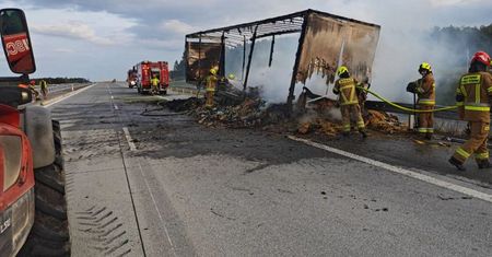 Siedlce: Pożar naczepy na A2. Autostrada całkowicie zablokowana