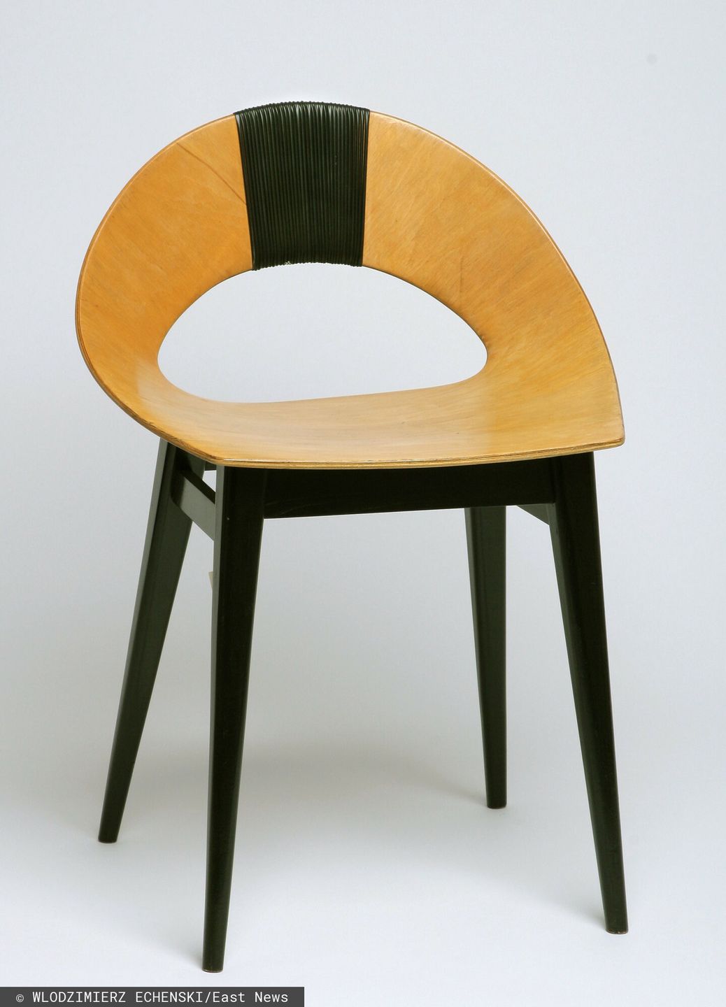 Krzesło "Muszelka" projektu Teresy Kruszewskiej