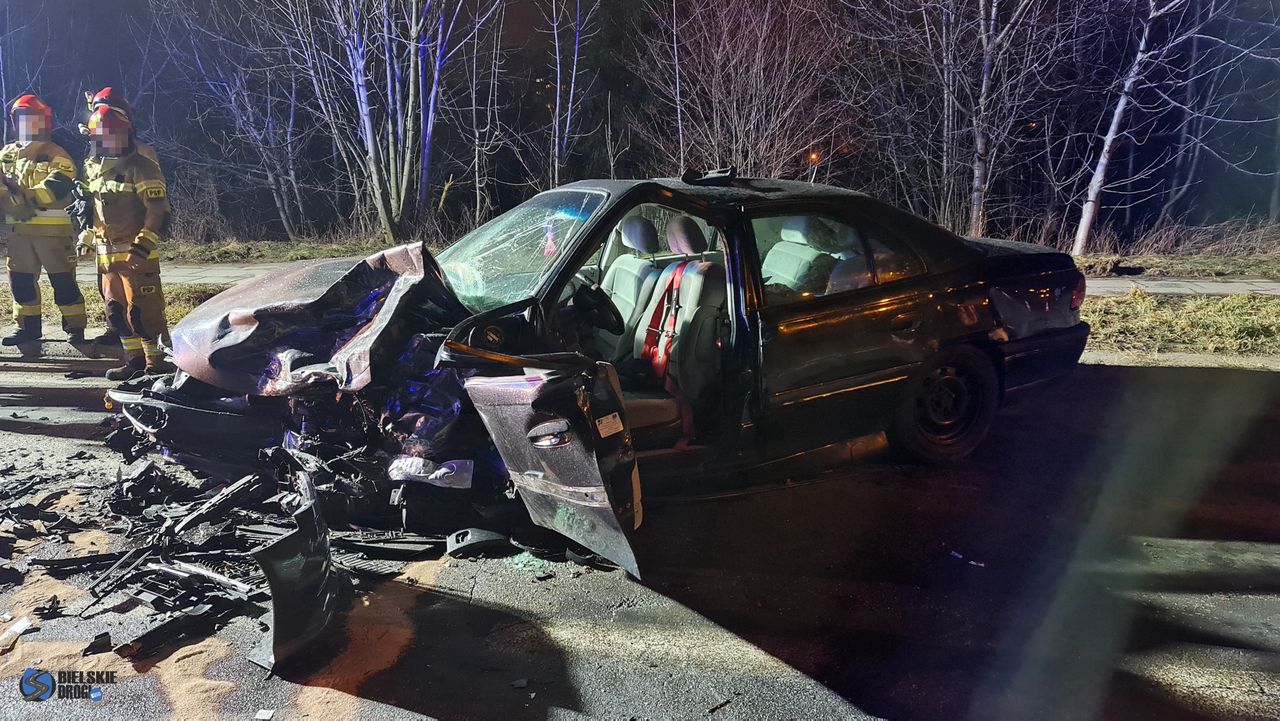 Bielsko-Biała. Koszmarny wypadek. Auto do kasacji, kierowca kompletnie pijany i agresywny