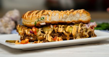 Zapomnij o burgerach. Ta zapiekanka jest o niebo lepsza