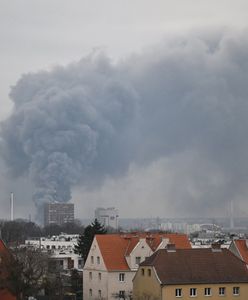 Kłęby dymu nad Gdańskiem. Płonie zabytkowa hala