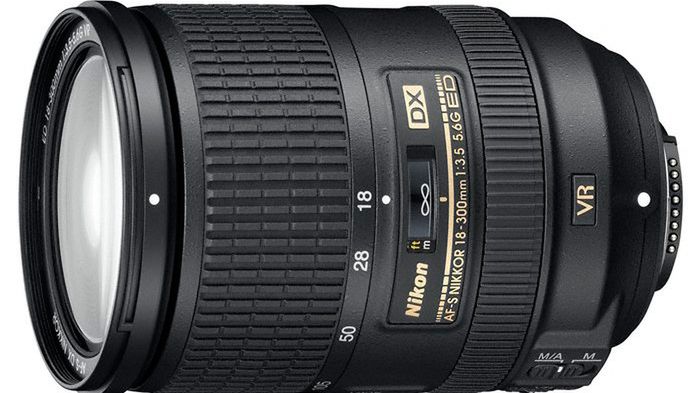 AF-S Nikkor 18-300mm f/3,5-5,6G ED DX VR niechcący ujawniony 1