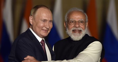 Putin jedzie na szczyt w Uzbekistanie. Będzie rozmawiać z Indiami i Chinami o współpracy gospodarczej