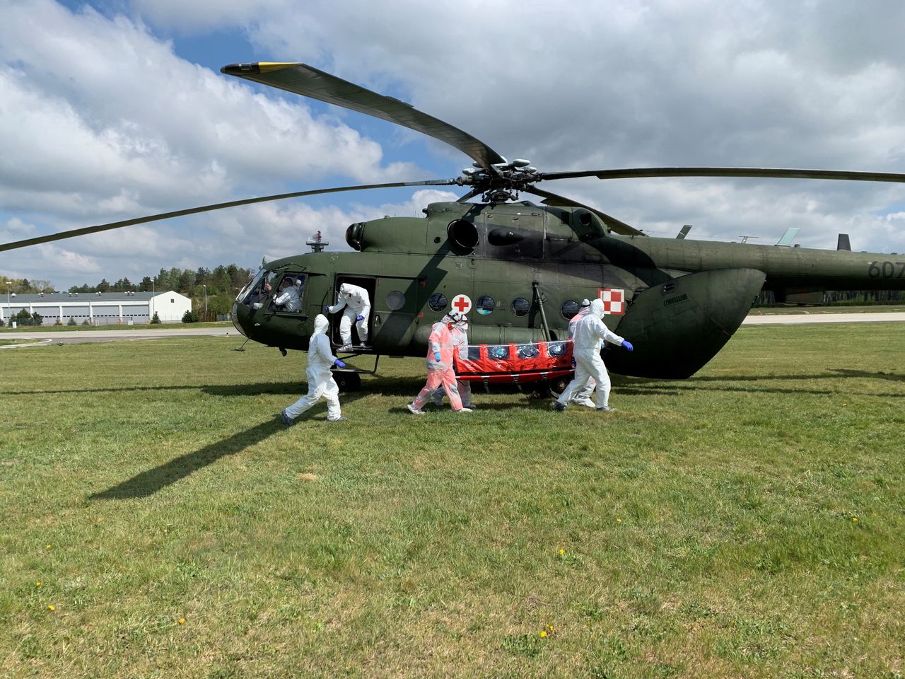 Koronawirus w Polsce. Wojsko w stanie gotowości