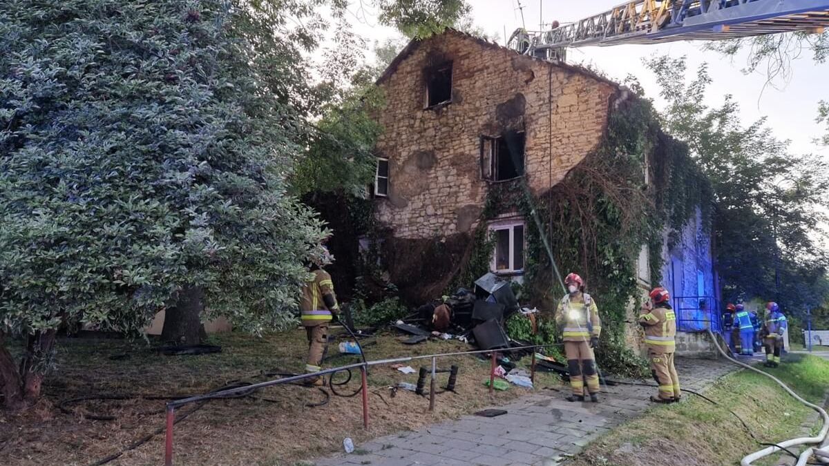 Pożar kamienicy przy ul. Słowikowskiego w Lublinie