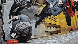 Gliwice: Wtargnęli do mieszkania i brutalnie pobili mężczyznę. Policja apeluje