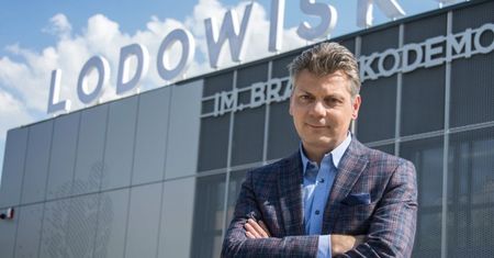 Bytom: Kibice zobaczą więcej. Na lodowisku Polonii zamontowano nowy telebim
