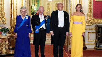 Eleganccy król Karol III i królowa Camilla ZACHWYCAJĄ na salonach obok Melanii i Donalda. Trump postawiła na odsłonięte ramiona