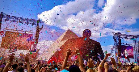 Szalone opłaty dla poruszających się samochodami elektrycznymi na Festiwalu Glastonbury