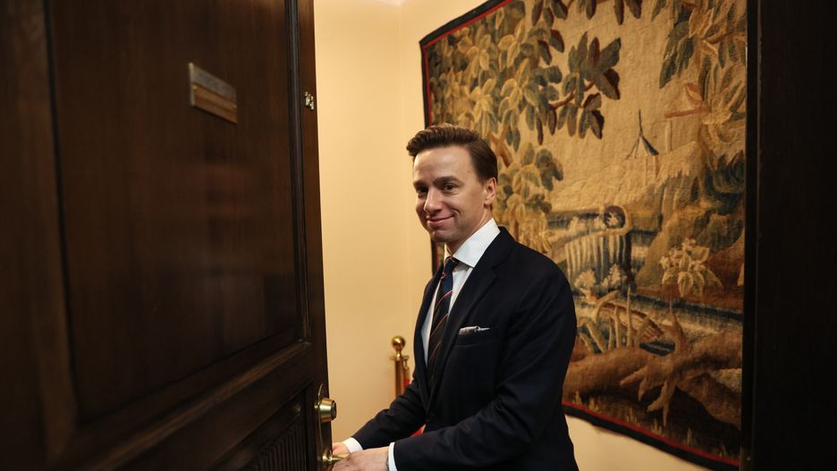 Krzysztof Bosak
Warszawa, 07.01.2025. Wicemarsza�ek Sejmu Krzysztof Bosak w drodze na posiedzenie prezydium Sejmu w Warszawie, 7 bm. Cz�onkowie prezydium maj� dyskutowa� m.in. o sprawie pos�a PiS Marcina Romanowskiego. (aldg) PAP/Leszek Szyma�ski
Leszek Szyma�ski
konsultacje, obrady, politycy, polityka, posiedzenia, posiedzenie, prezydium sejmu, Sejm, w Sejmie