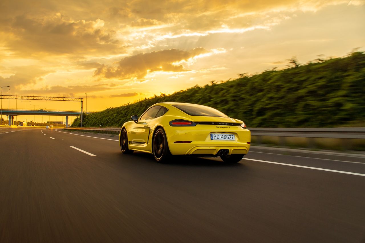 Porsche 718 Cayman T