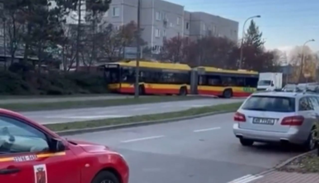 Sceny w Warszawie. Zobaczcie, gdzie wjechał autobusem