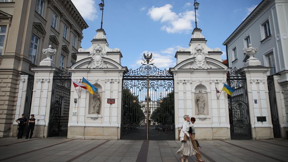 brama
Albert Zawada
kampus g��wny, studia, Uniwersytet Warszawski, UW, flaga, Polski, Ukrainy