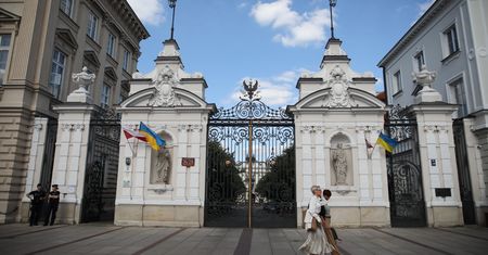 Atak siekierą na Uniwersytecie Warszawskim. Jedna osoba nie żyje