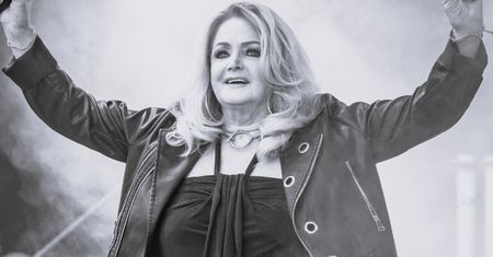 Bonnie Tyler nie żyje. Legendarna piosenkarka miała 75 lat