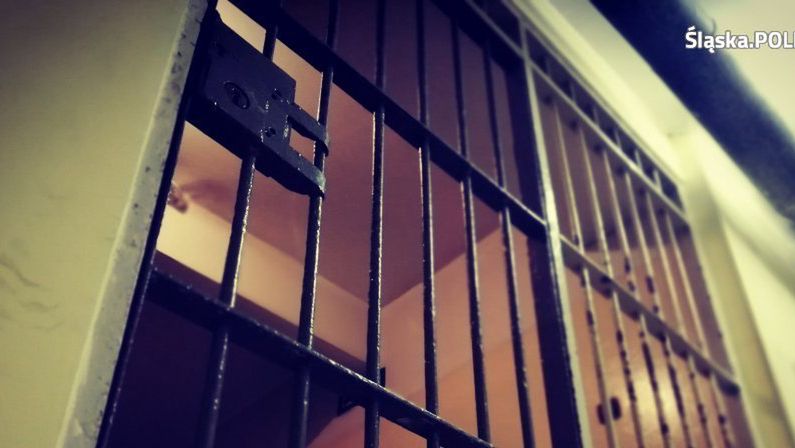 Zabrze. Zaczęło się od zbyt głośnej muzyki, a skończyło na celi. 