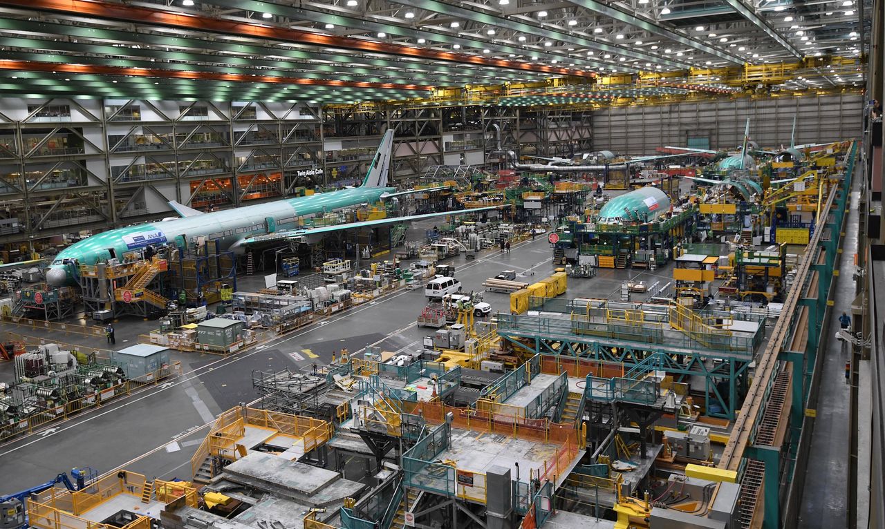 Over 30,000 assembly line workers at Boeing in the USA have started a strike.