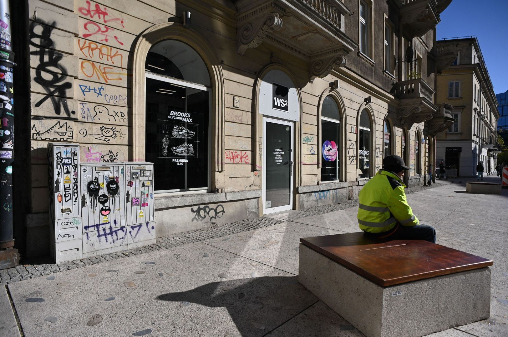 WARSZAWA, 16.10.24, CHMIELNA REMONT I GRAFFITI, FOT. ALEKSY WITWICKI | POLSKA PRESS