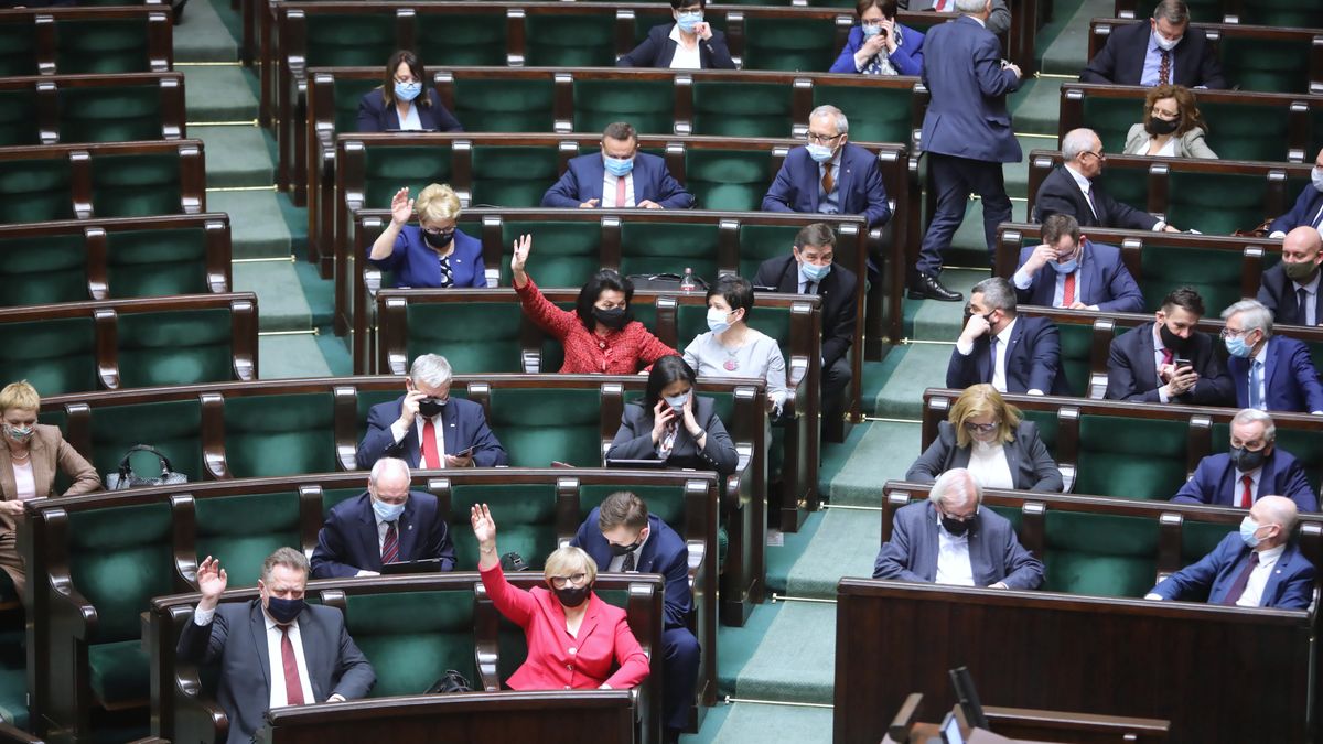 Ustawa budżetowa 2021. Posłowie przyjęli kilka poprawek Senatu.