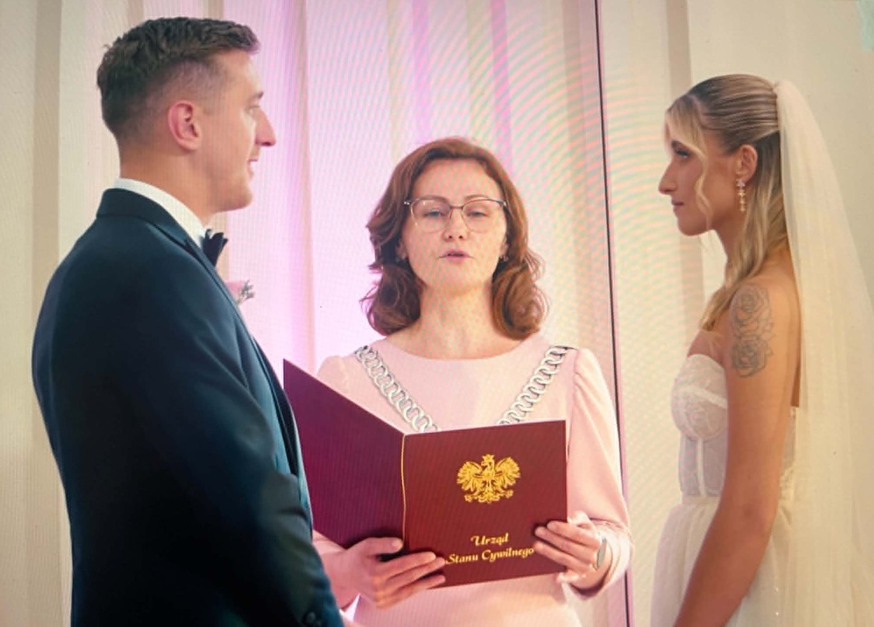 Julia i Kamil podczas ślubu w "Love is Blind"