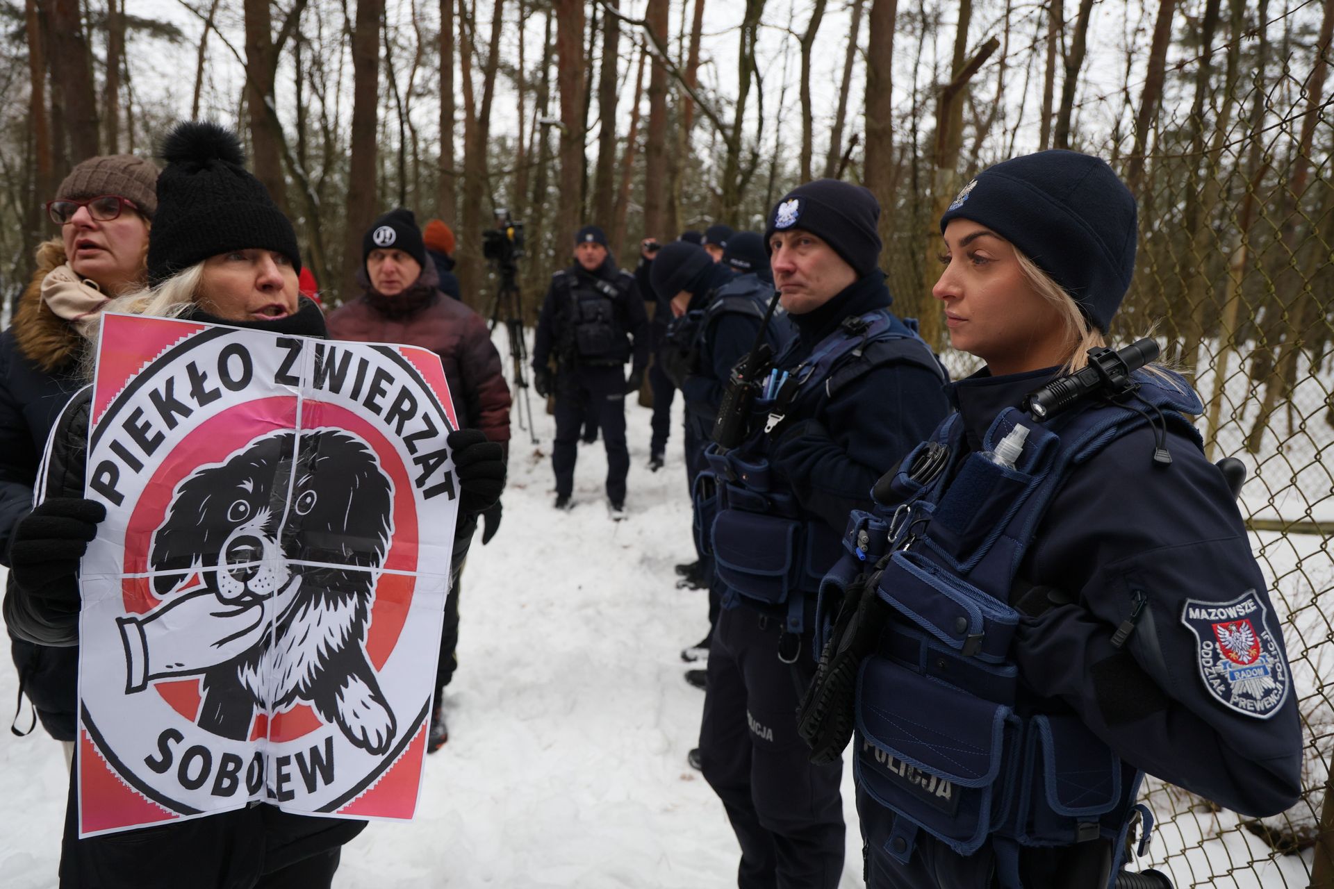 wiadomości,aktualności,WP Wiadomości Nocna ewakuacja psów w Sobolewie. Policja odpowiada na zarzuty