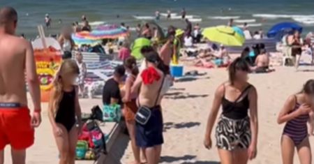 Była godz. 14:30. Weszli na plażę w Międzyzdrojach. Nagranie