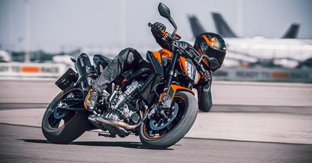 KTM 890 Duke dołącza do nowej rodziny austriackiej marki. Znamy cenę