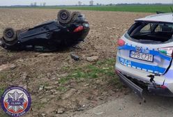 Dramatyczny pościg policyjny. Radiowóz dwukrotnie staranowany