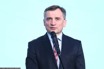 Kilometrówki rozliczył z zagranicy. Tyle wypłacono Ziobrze