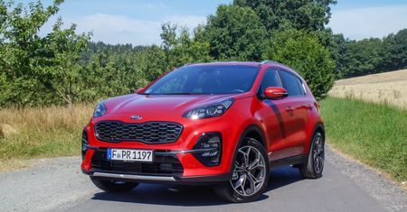 Mikrohybryda w Kii Sportage po liftingu. Daje skosztować elektryfikacji