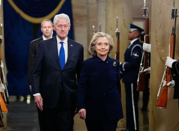 Clintonowie pojawią się na przesłuchaniu ws. Epsteina? Jest decyzja