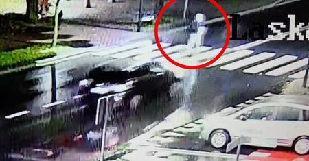 12-latka na hulajnodze potrącona na pasach. Jest nagranie