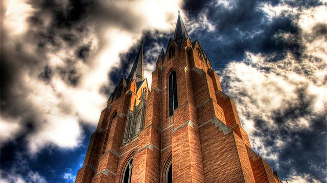 Duchowni wiedzą, jak poradzić sobie z komórkami 1