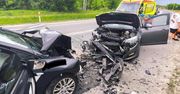 Poważne zderzenie na ulicy Piwnika "Ponurego" w Ostrowcu. Dwóch kierowców trafiło do szpitala