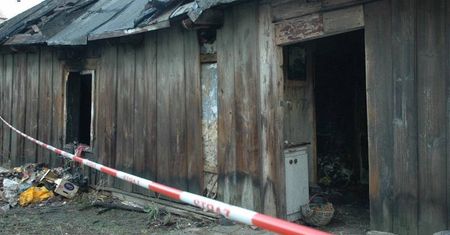 Pożar pustostanu w Lubartowie. Dwie pijane osoby zostały poparzone