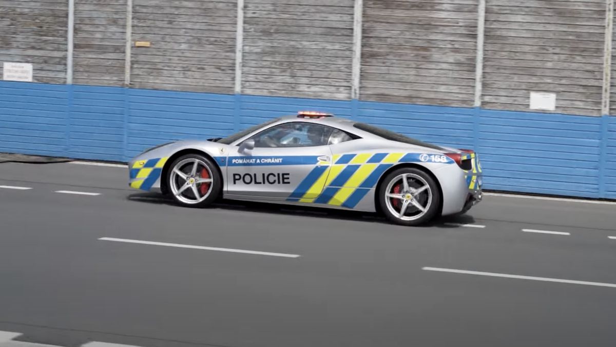 Policyjne Ferrari 458 Italia
