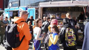 Łódź: Food Trucki przyciągnęły tłumy. Dobre jedzenie plus komiksy - to połączenie wzmaga apetyt...