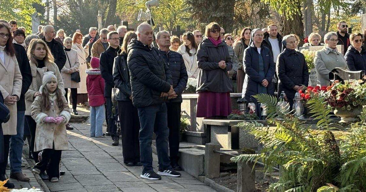 Sandomierz: Msza na Cmentarzu Katedralnym. Odprawił ją biskup