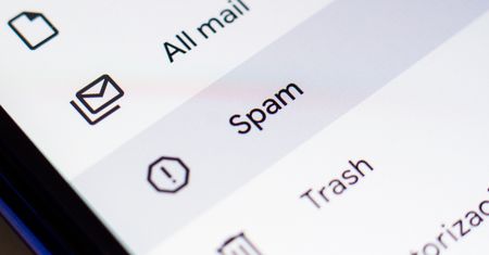 Poczta Polska nie odda ci pieniędzy. Uwaga na e-mail z zawirusowanym załącznikiem