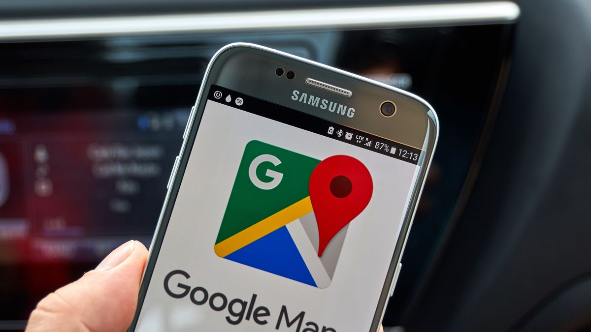 Asystent Google zaczyna trafiać do Map Google. (depositphotos)