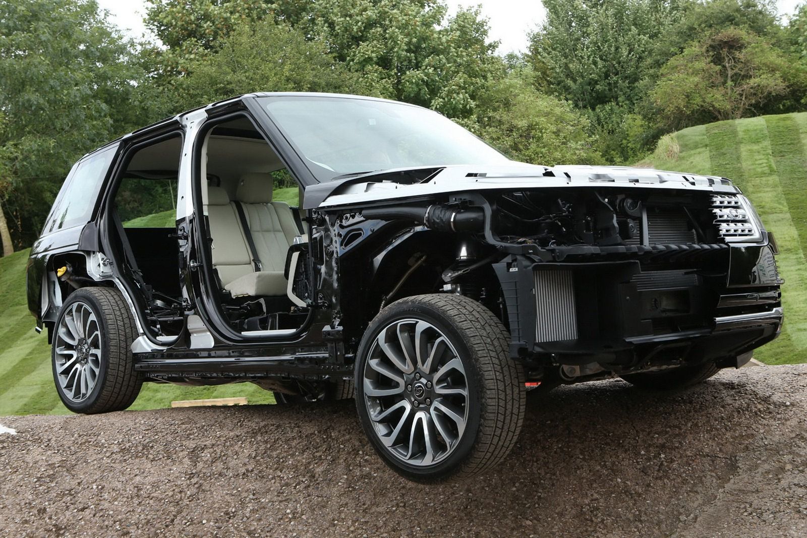 Nowy Ranger Rover (2013) w obszernej galerii 120