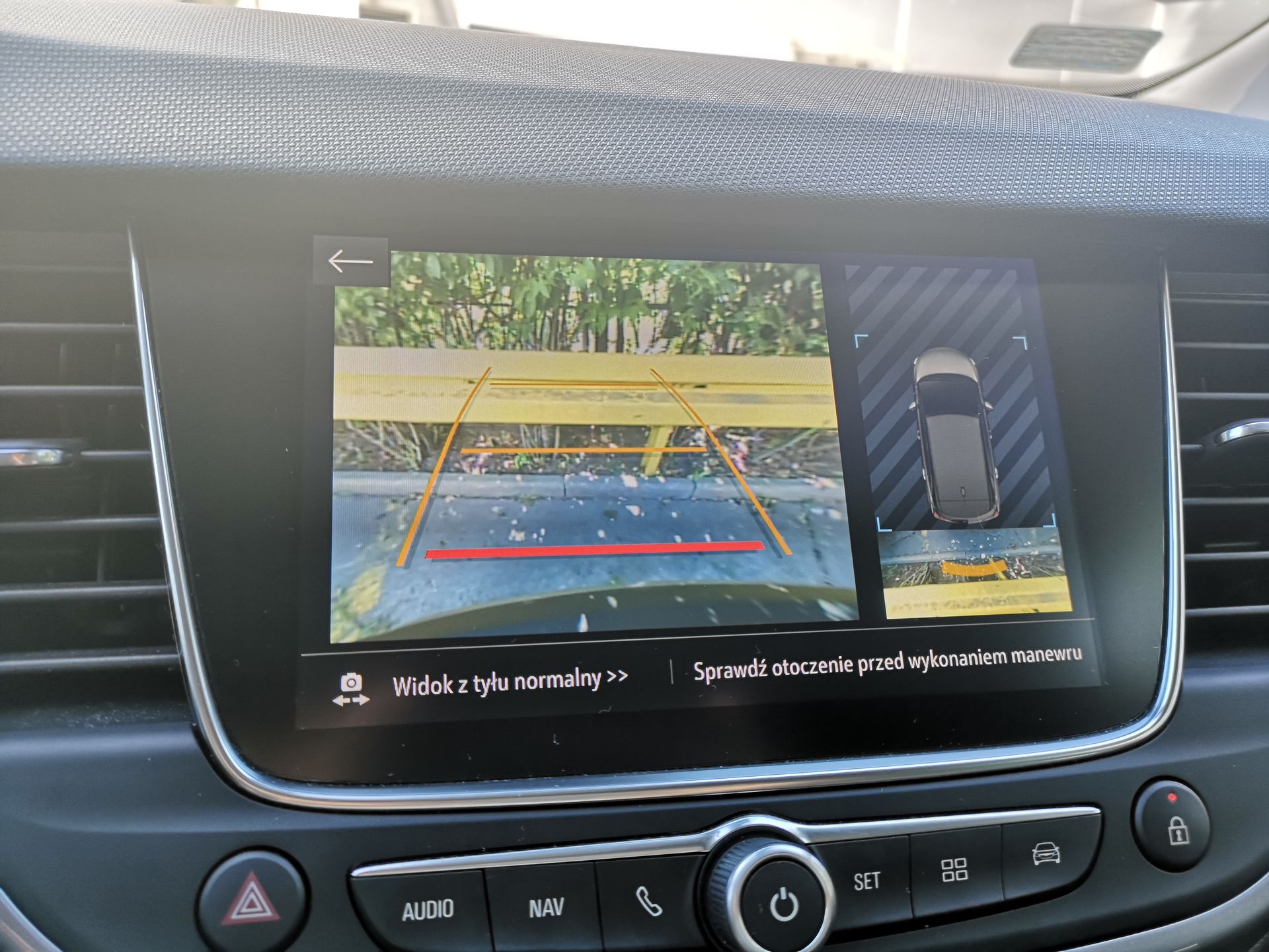 Opel Crossland X: System Multimedia Navi, kamery 180 stopni i asystent parkowania 16
