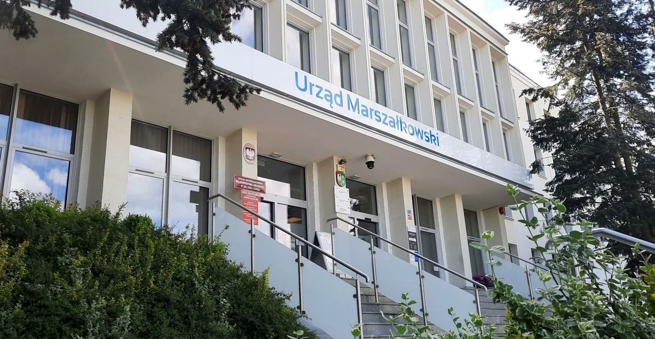 Jest praca w urzędach w Zielonej Górze. Ile płacą? Co trzeba robić?