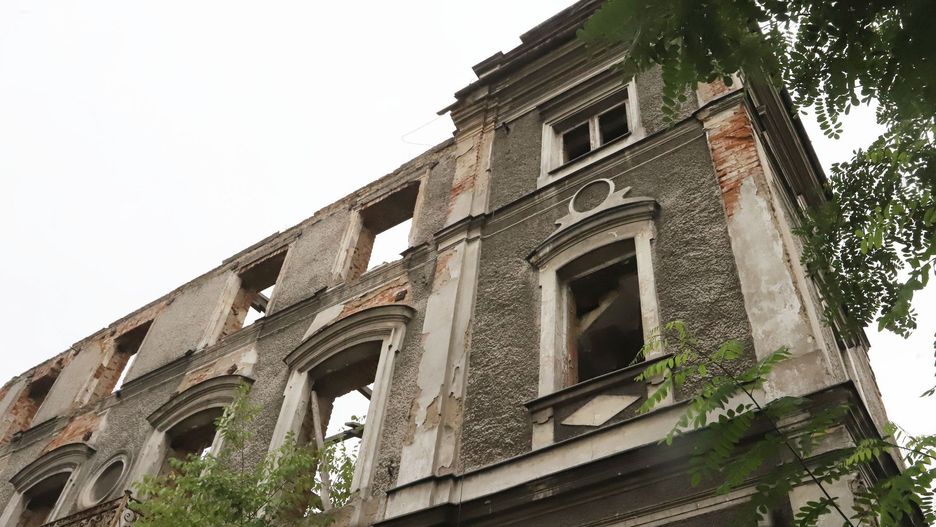 Kamienica przy ulicy Słowackiego 6 w Radomiu straszy wszystkich swoim wyglądem