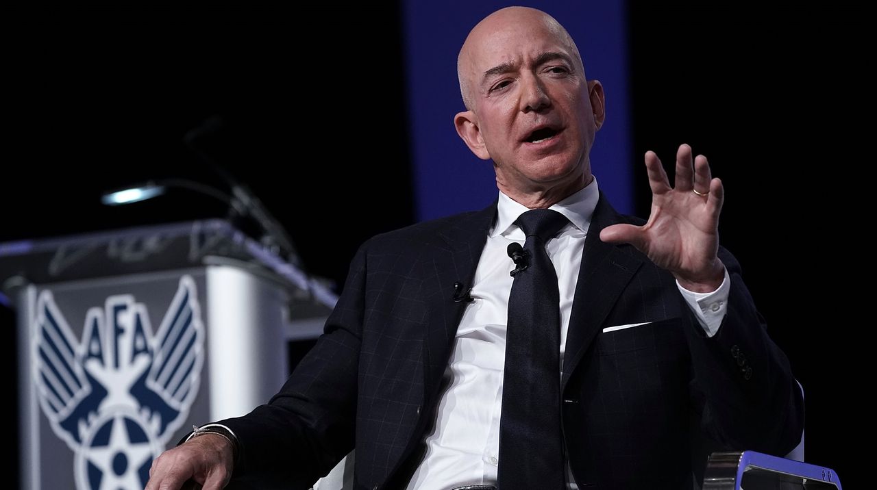Amazon z nowym CEO. Jeff Bezos ustępuje miejsca